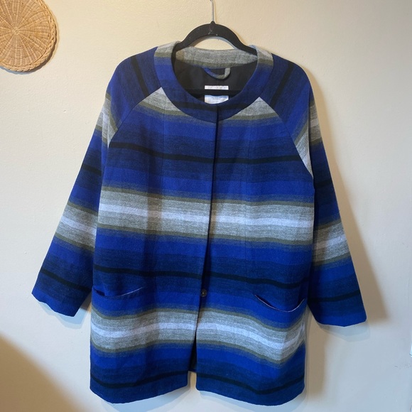 Old navy women’s size large blue/ gray pea coat. - Picture 3 of 6